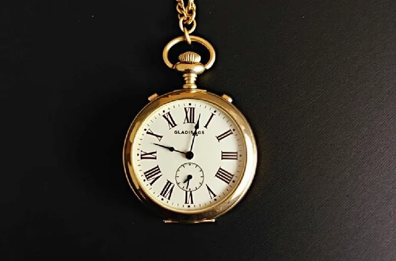 Gladrags Pocketwatch: A Timeless Blend of Elegance and Craftsmanship 2 | Gladrags Pocketwatch | Gown Magazine